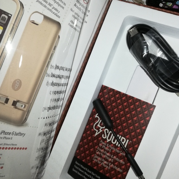 SQUIRL iPhone 6/6S Battery Case - Built-In Charger - Picture 5 of 6